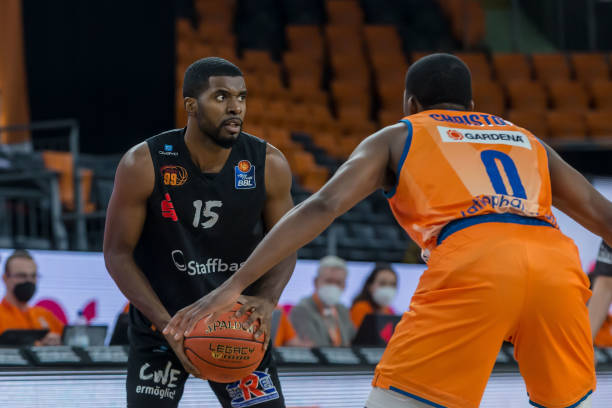 举动引起了 举动引起了