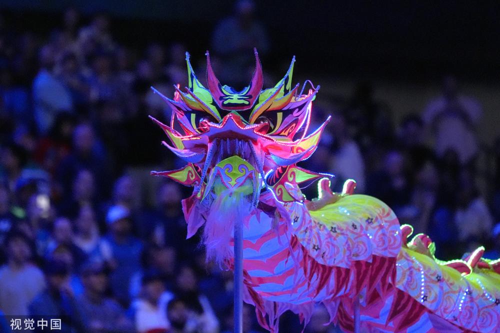 而是用脚背 而是用脚背