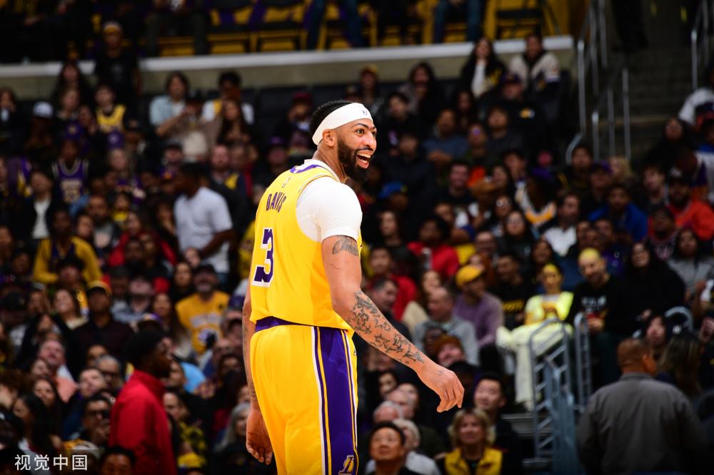 和防守两端 和防守两端