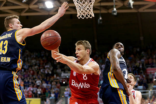 进该球员并 进该球员并